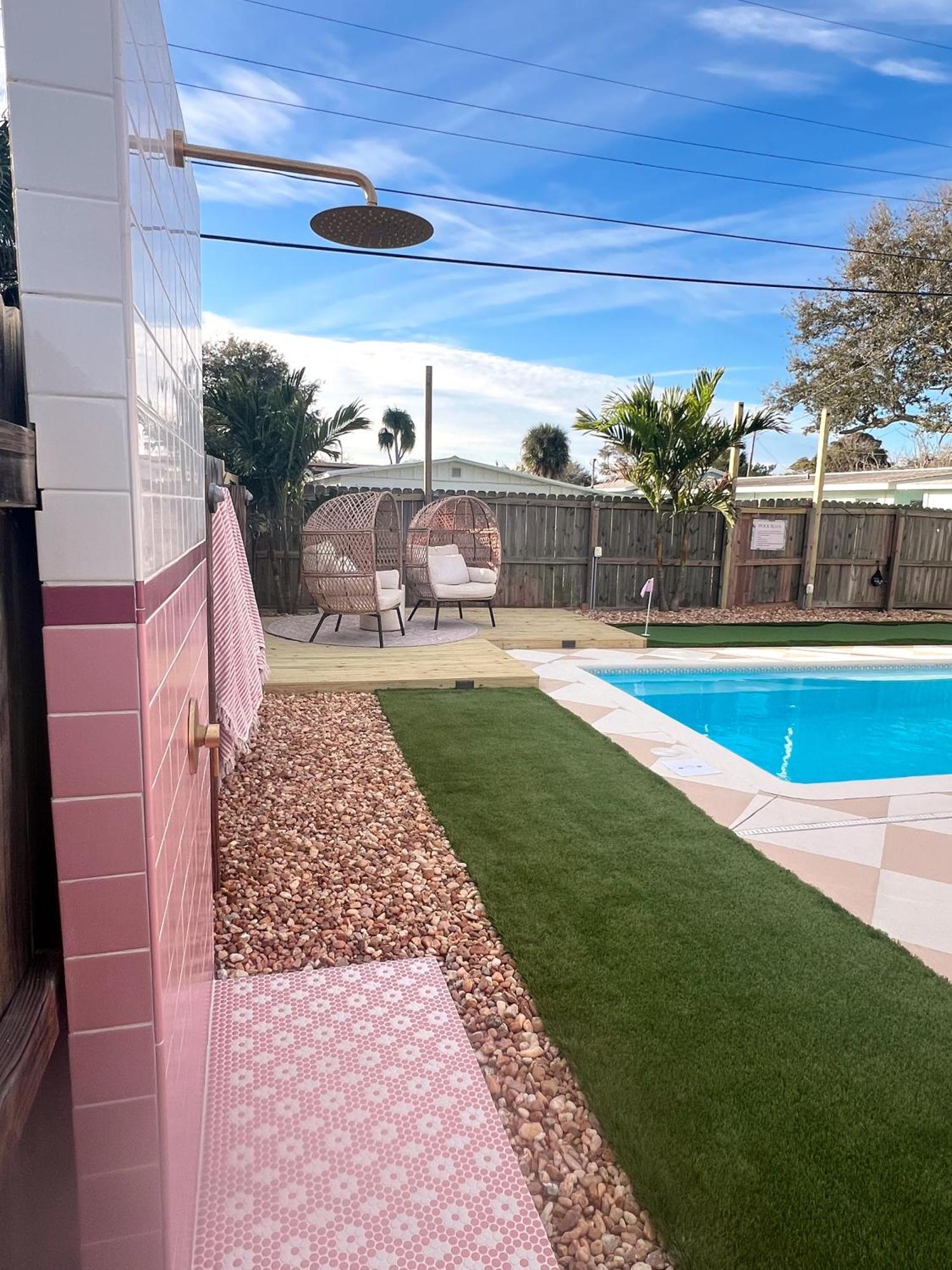 Luxury Villa 3 Blocks From The Beach With A Pool, Fire Pit And Outdoor Oasis كيب كانافيرال المظهر الخارجي الصورة