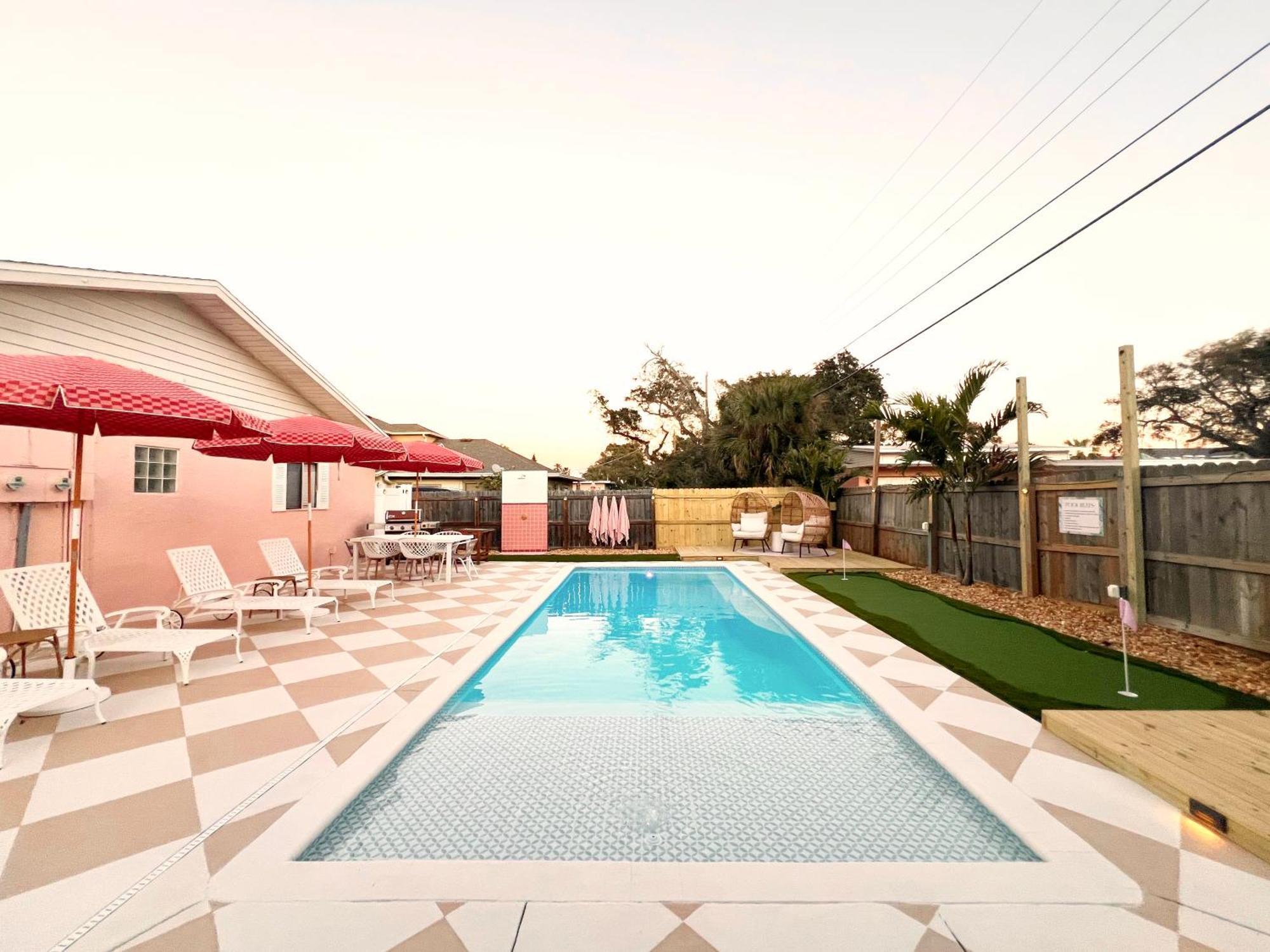 Luxury Villa 3 Blocks From The Beach With A Pool, Fire Pit And Outdoor Oasis كيب كانافيرال المظهر الخارجي الصورة