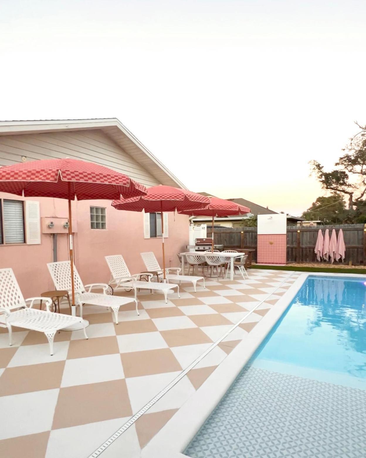 Luxury Villa 3 Blocks From The Beach With A Pool, Fire Pit And Outdoor Oasis كيب كانافيرال المظهر الخارجي الصورة